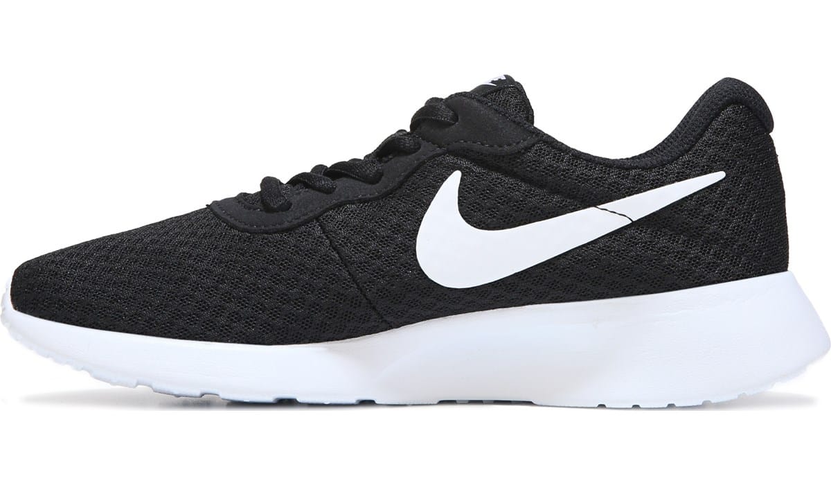 Nike Women's Tanjun Sneaker, Sneakers and Athletic Shoes, Famous Footwear  Canada