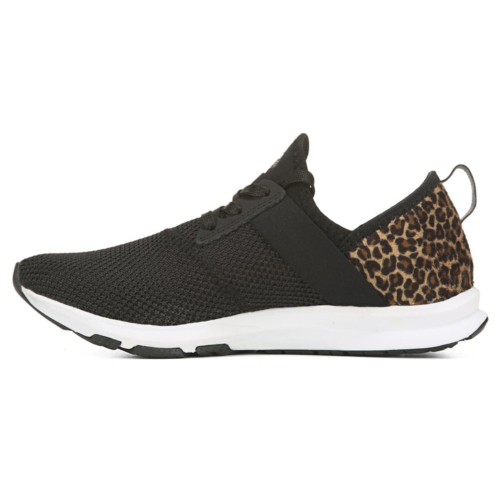 New Balance Women's Nergize Sneaker 