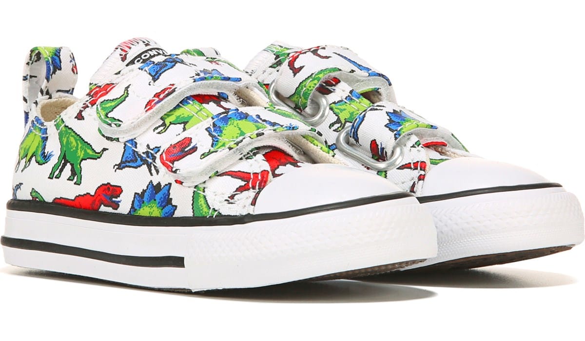 Converse Kids' Chuck Taylor All Star 2V Low Top Sneaker Toddler, Sneakers  and Athletic Shoes, Famous Footwear Canada