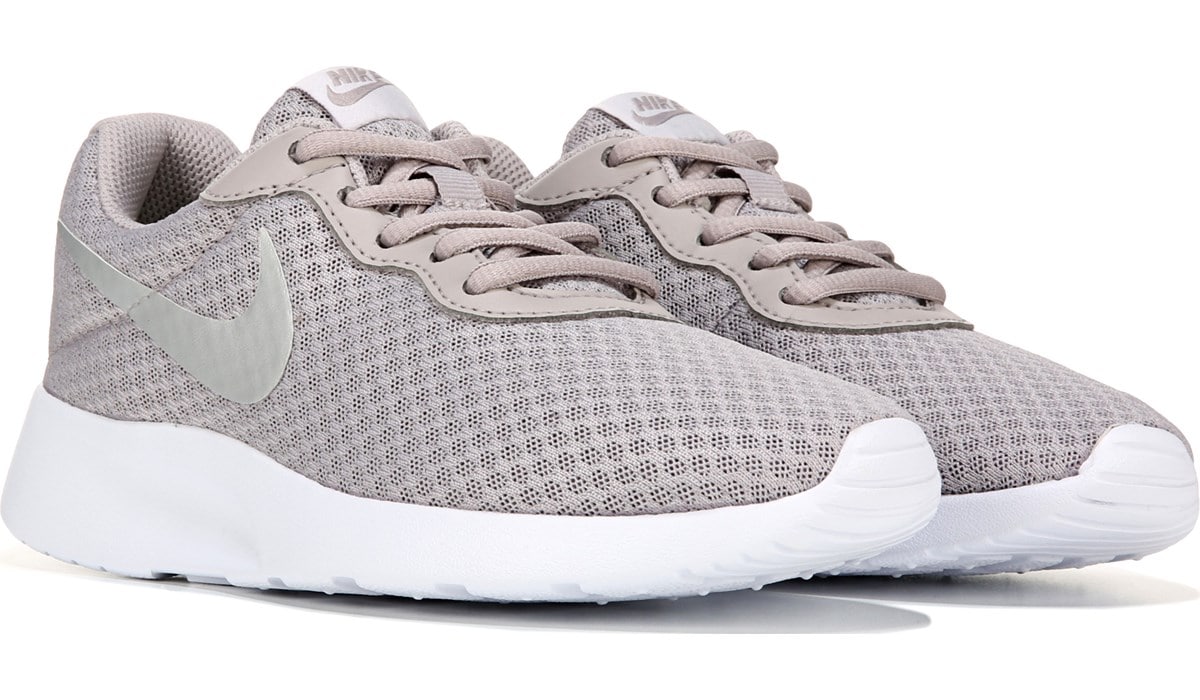 famous footwear tanjun