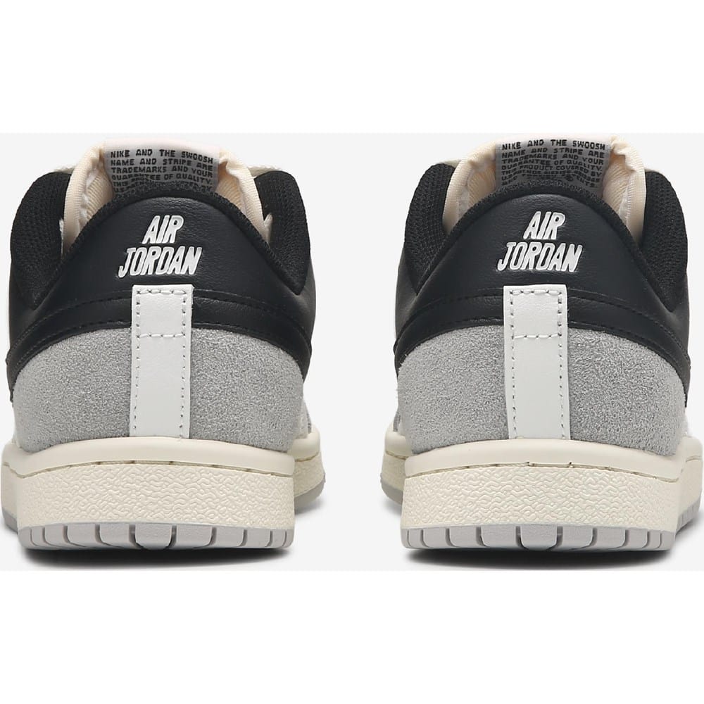 Women's Air Jordan Skyline Sneaker
