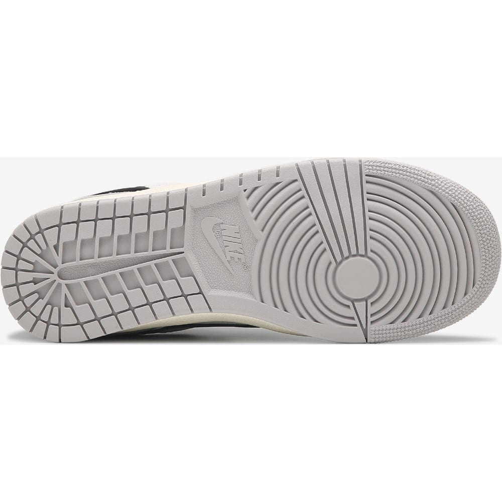 Women's Air Jordan Skyline Sneaker